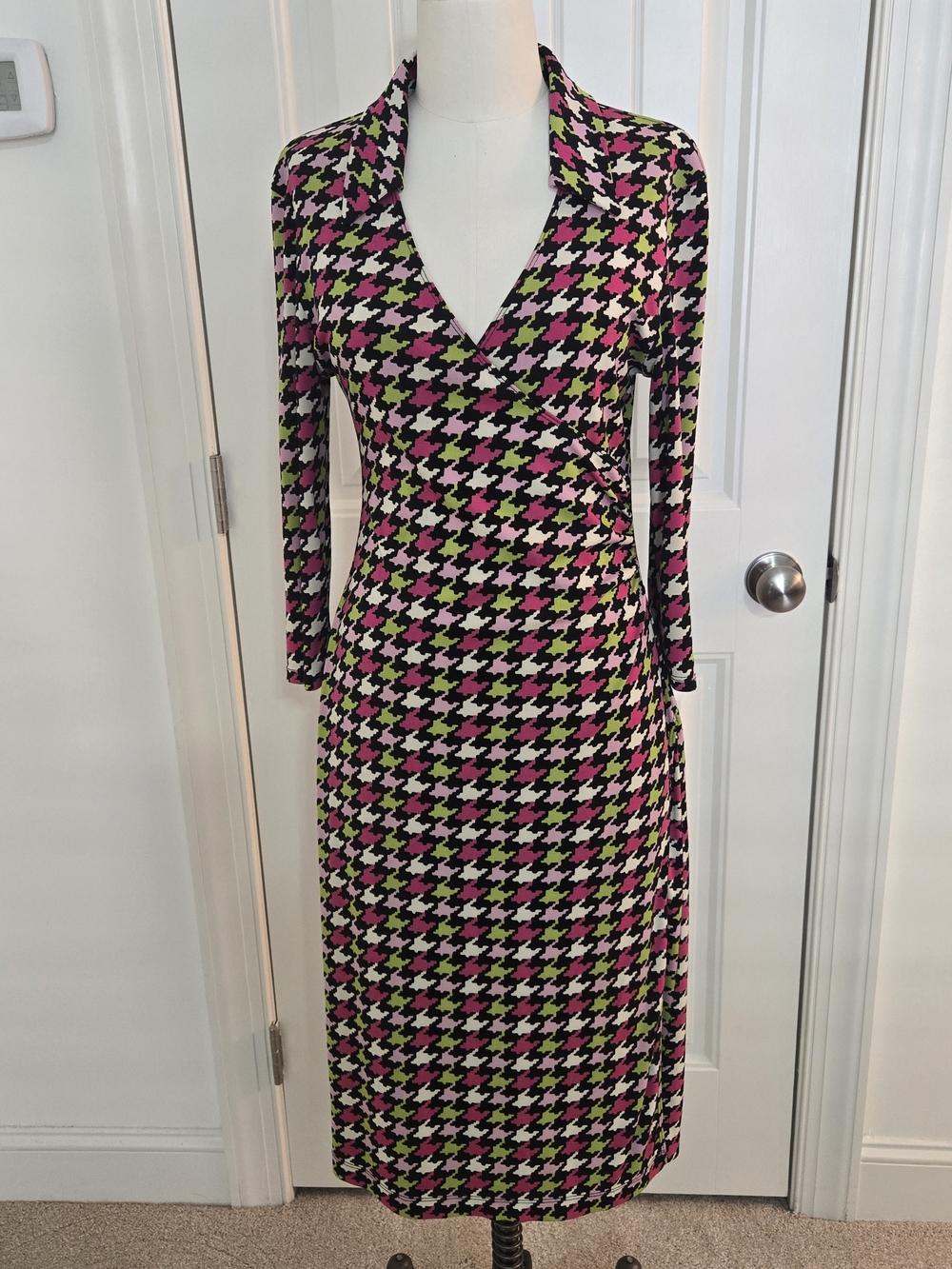 👗Electric Houndstooth: BCBG Pink Green Faux Wrap Dress Size M $80/MSRP: $268